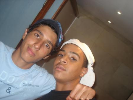 youno je3je3